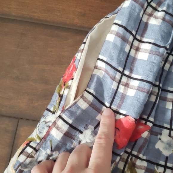 Anthropologie spring floral skirt blue and red. - Picture 4 of 7